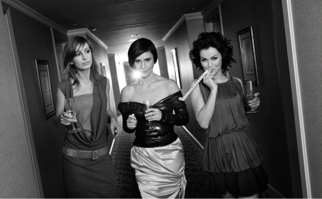 Zdjęcie: Magda Schejbal, Dorota Landowska, Ewa Kutynia,  GALA